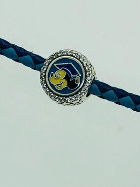 ✨✨Pandora Class Of 2023 Mickey Mouse Graduation Charm